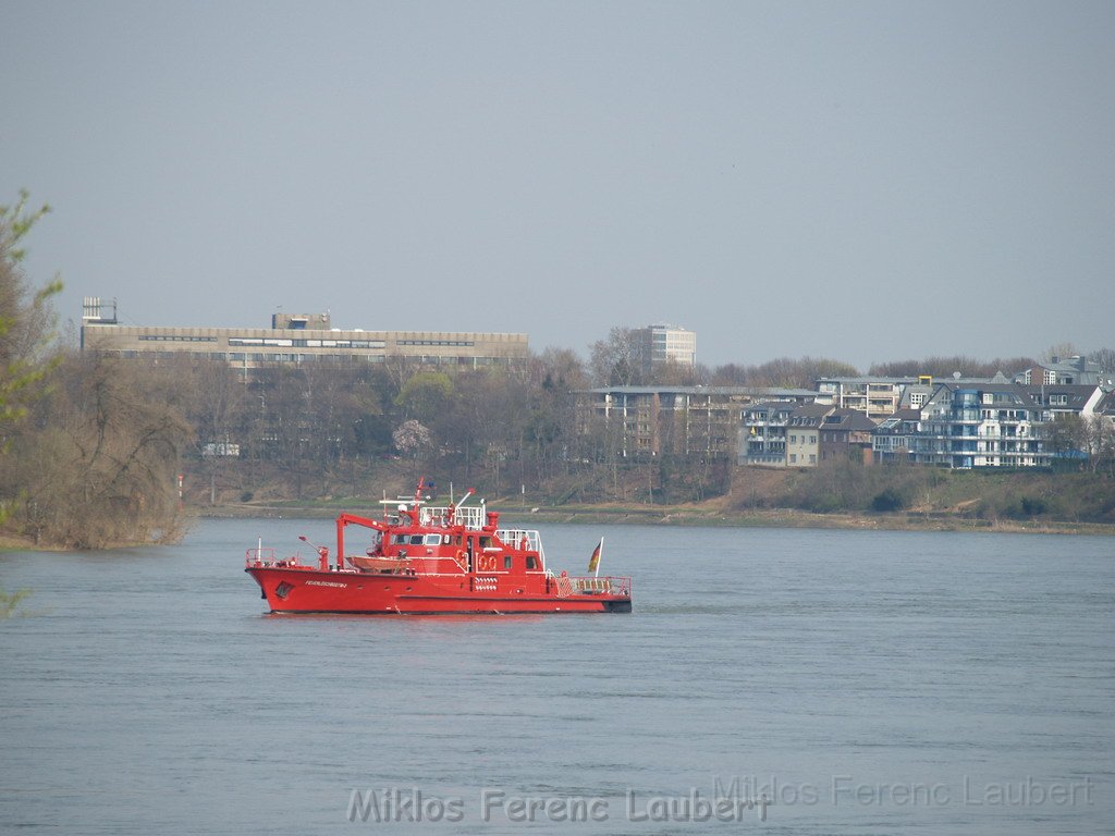 Feuerloeschboot 10-2      P143.JPG